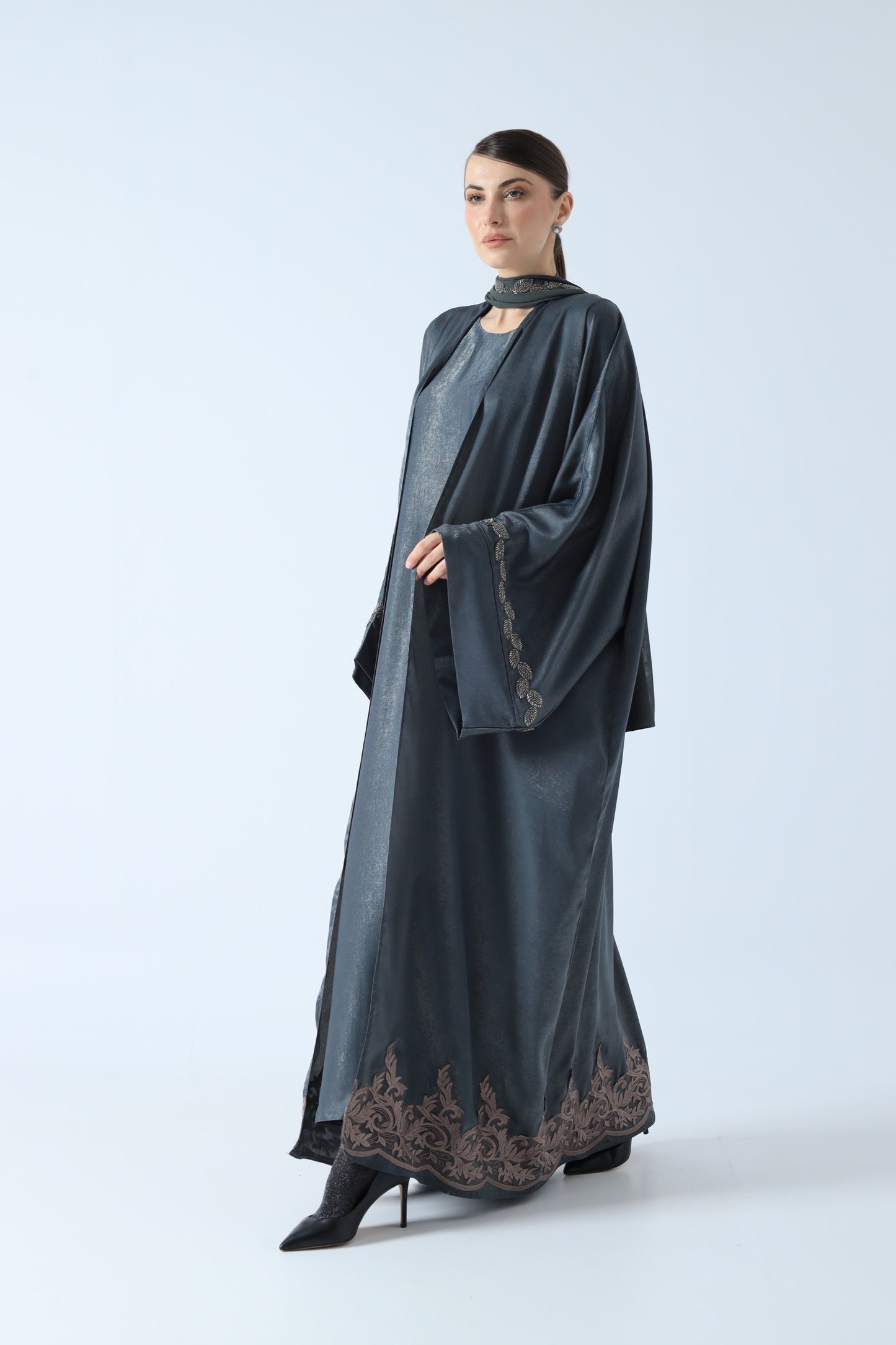 WASHED SILK ABAYA GRAPHITE