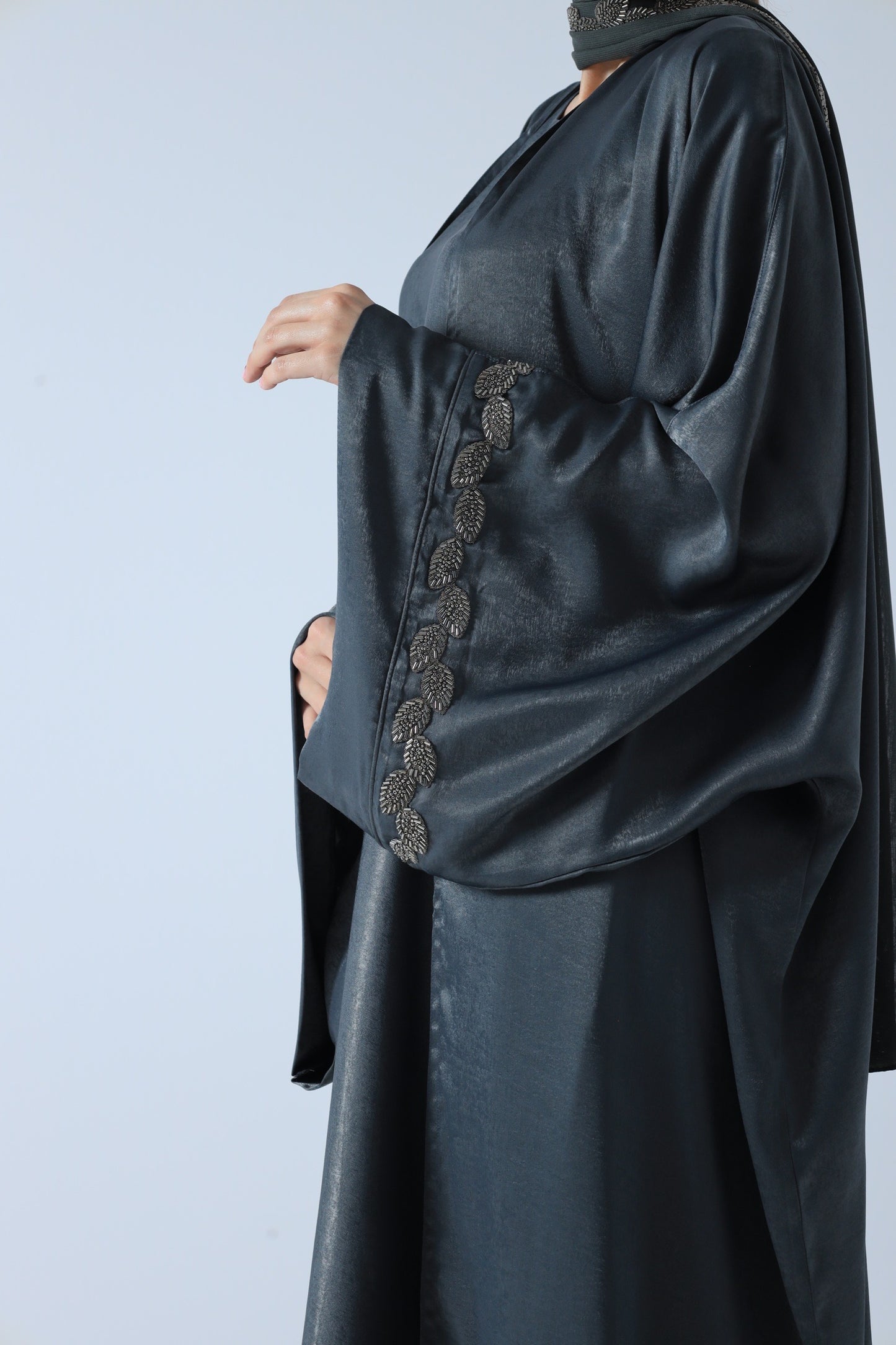 WASHED SILK ABAYA GRAPHITE