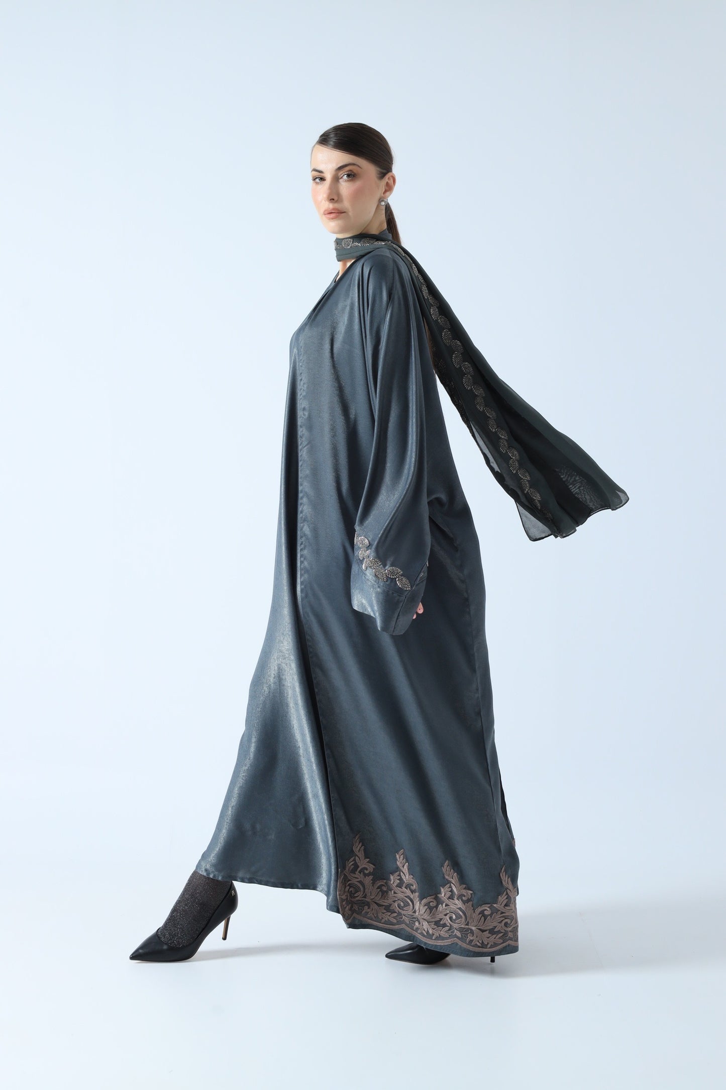 WASHED SILK ABAYA GRAPHITE