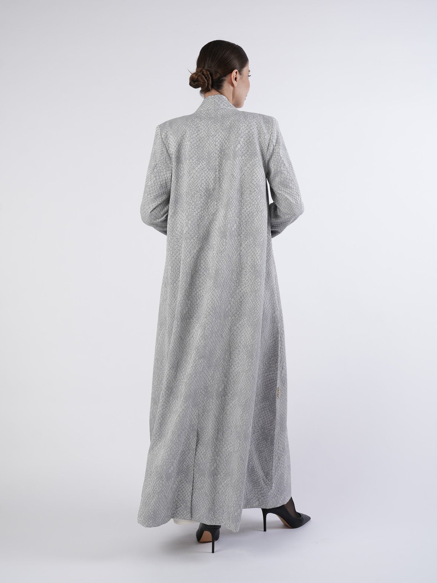 SILVER WHISPER ABAYA